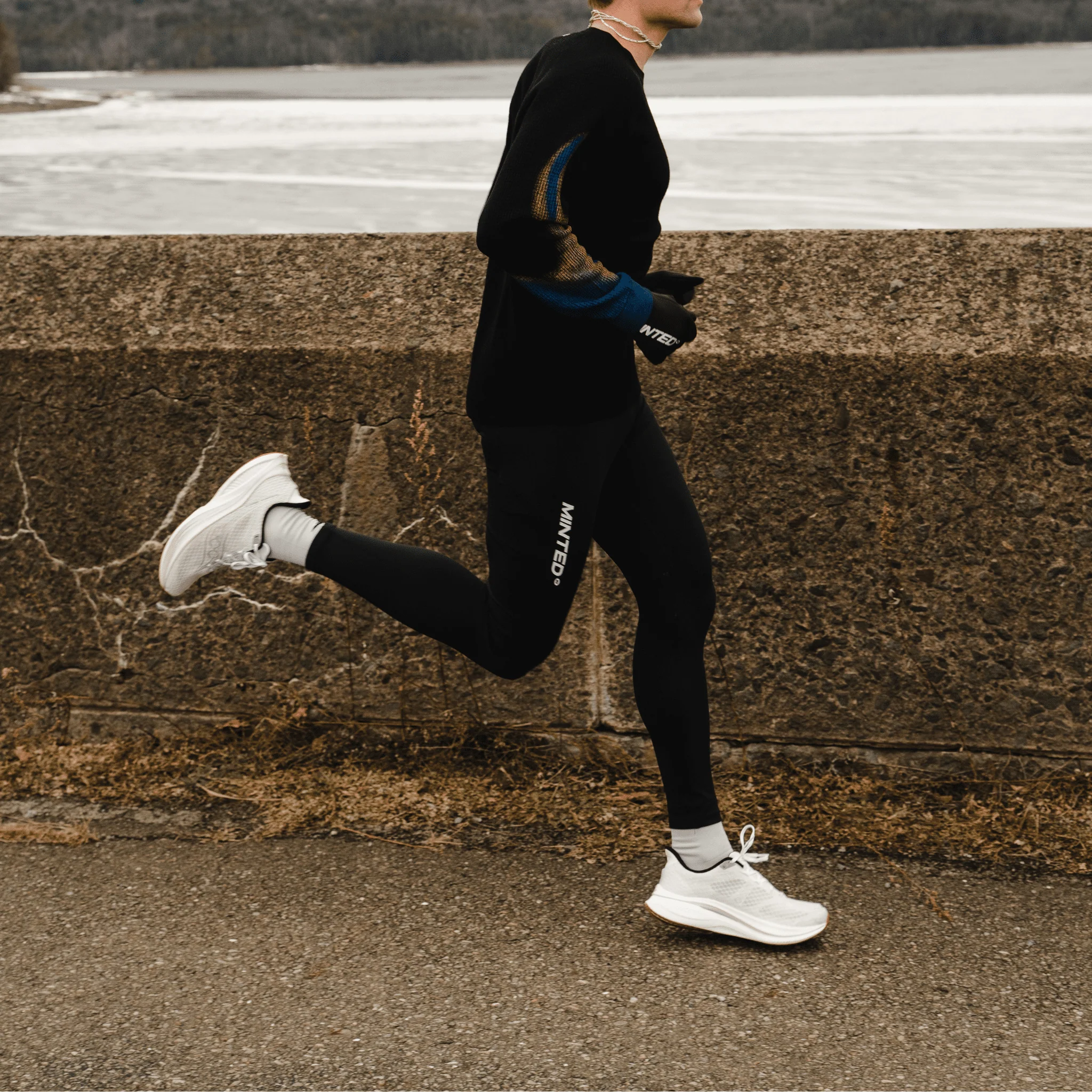 Essential Tight - Image 3